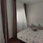 En