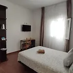 En